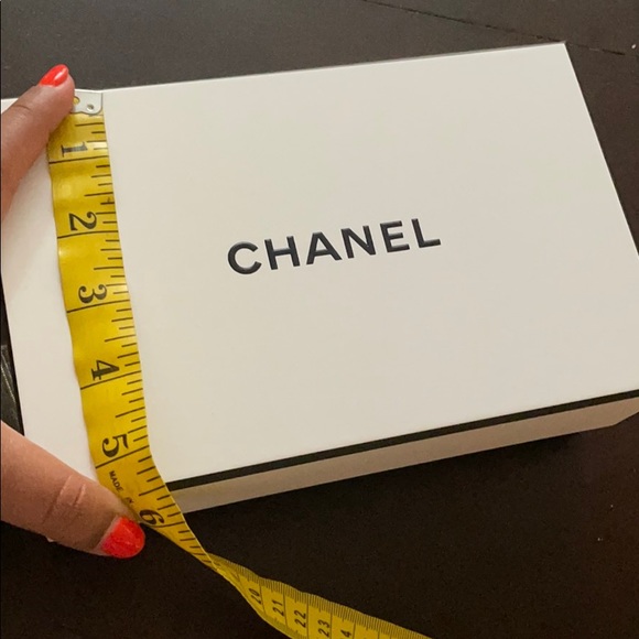 Chanel box !! - Picture 5 of 7